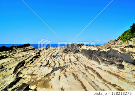 三浦半島　荒崎リアス式海岸 128218279