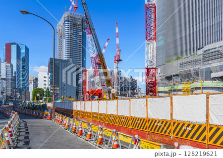 都会の工事現場の風景【東京都】 128219621