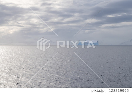 Snow and ice in Antarctica 128219996