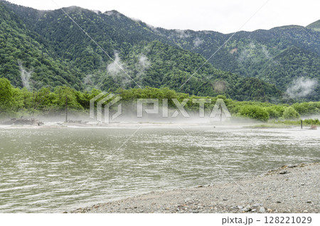 雨上がりの大正池 雨上がりの大正池 128221029