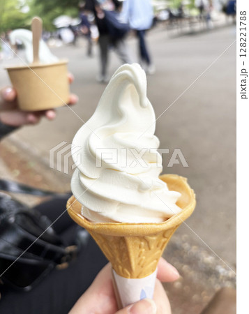 ソフトクリーム 128221788