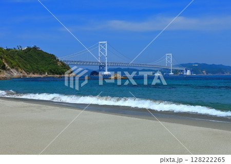 【徳島県】快晴の鳴門海峡と大鳴門橋 【徳島県】快晴の鳴門海峡と大鳴門橋 128222265