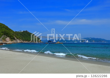【徳島県】快晴の鳴門海峡と大鳴門橋 【徳島県】快晴の鳴門海峡と大鳴門橋 128222266