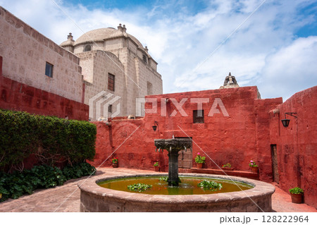 Fountain and courtyard at the Santa Catalina Convent in Arequipa Fountain and courtyard at the Santa Catalina Convent in Arequipa 128222964