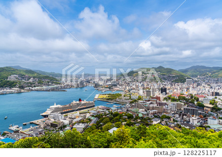 長崎港客船入港(Queen Elizabeth)鍋冠山【長崎市】 長崎港客船入港(Queen Elizabeth)鍋冠山【長崎市】 128225117