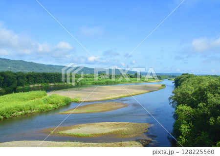 JR北海道、根室本線の帯広駅から池田駅までの普通列車風景(2023年夏) 128225560