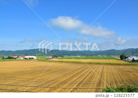 JR北海道、根室本線の帯広駅から池田駅までの普通列車風景(2023年夏) JR北海道、根室本線の帯広駅から池田駅までの普通列車風景(2023年夏) 128225577