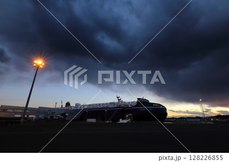 茨城 大洗 大洗港に停泊中のさんふらわあかむい 茨城 大洗 大洗港に停泊中のさんふらわあかむい 128226855