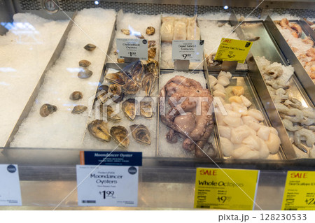 アメリカのスーパーで売られている海鮮 アメリカのスーパーで売られている海鮮 128230533