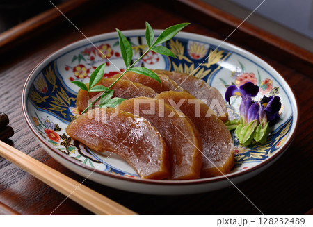 伝統の味 奈良漬けと高級桐箱の和風ギフトセット 128232489