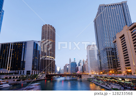 Scenic view of downtown Chicago during sunset 128233568