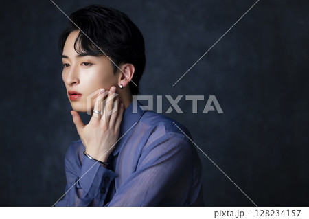 若い男性のポートレート 若い男性のポートレート 128234157