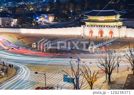 ソウル 夜の光化門 ソウル 夜の光化門 128236371