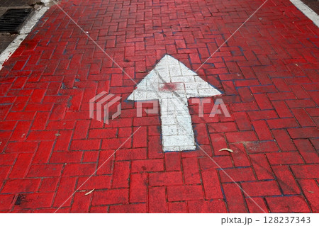 Road markings in Israel 128237343