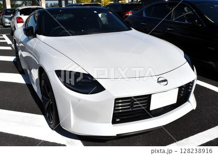 白い車(日産・フェアレディZ 6代目(後期)RZ34型系) 白い車(日産・フェアレディZ 6代目(後期)RZ34型系) 128238916