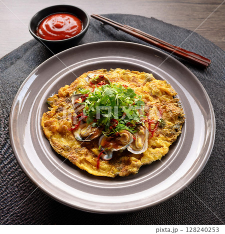 Crispy Oyster Omelette With Spicy Sauce 128240253