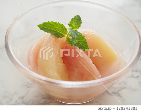 おいしい桃のコンポート 128241883