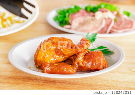 味付け豚角切り肉 128242051