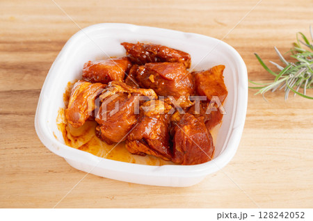 味付け豚角切り肉 味付け豚角切り肉 128242052