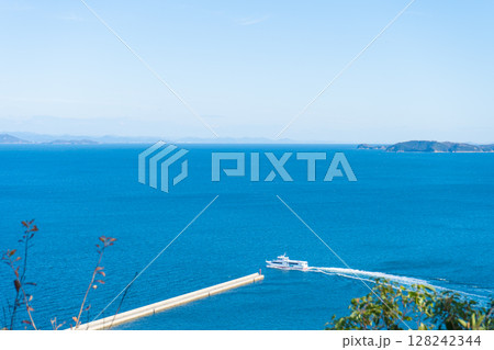 香川県小豆郡　豊島ののどかな風景 128242344