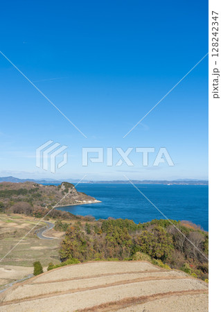 香川県小豆郡　豊島ののどかな風景 128242347