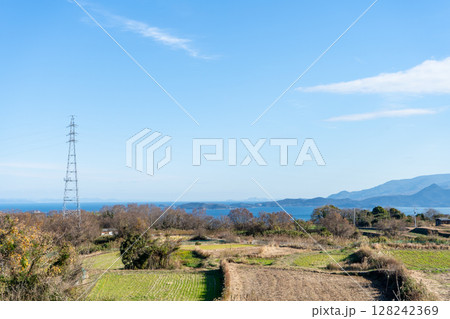 香川県小豆郡　豊島ののどかな風景 128242369