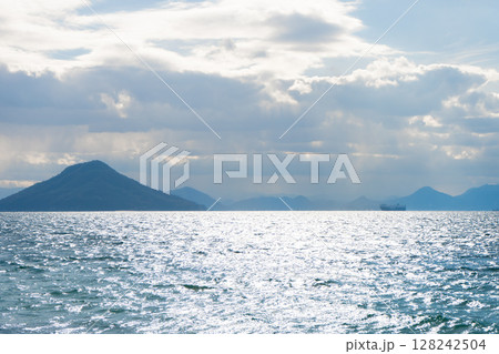香川県小豆郡 豊島の海の風景 香川県小豆郡 豊島の海の風景 128242504
