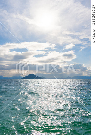 香川県小豆郡　豊島の海の風景 128242517