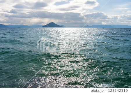 香川県小豆郡 豊島の海の風景 香川県小豆郡 豊島の海の風景 128242519