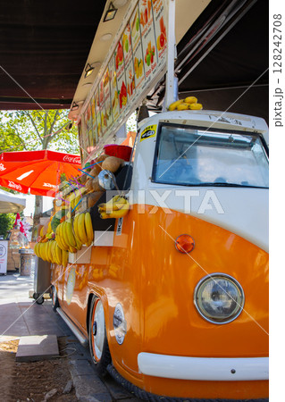 Fresh juice corner outside 128242708