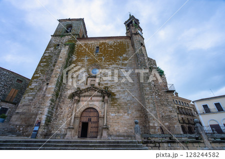 Ancient Stone Church in Trujillo Square, Spain. 128244582