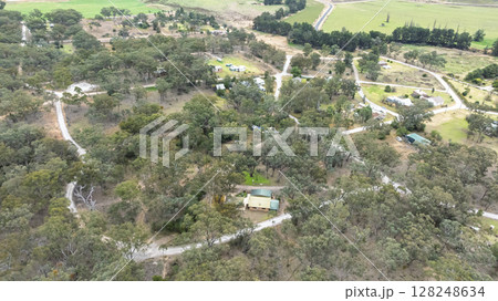 The old oil shale town of Glen Davis in Capertee Valley in Australia 128248634