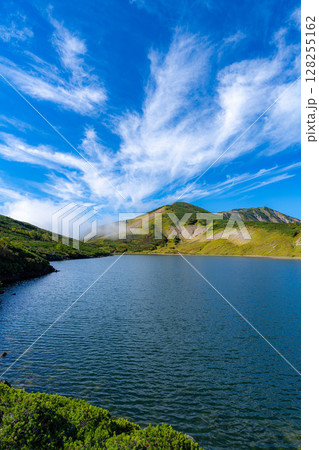 【山岳素材】初秋の白馬大池【長野県】 128255162