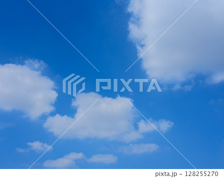 青い空白い雲 128255270