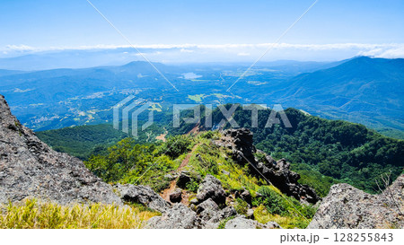 夏の妙高山登山（南峰頂上から野尻湖方面の眺め） 128255843