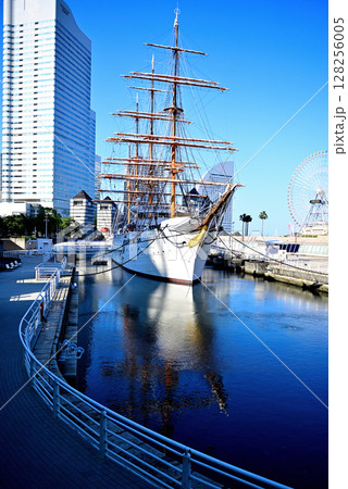 神奈川 横浜みなとみらい 日本丸メモリアルパーク 128256005