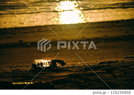 ※<五島の風景>夜明けの多郎島海水浴場 ※<五島の風景>夜明けの多郎島海水浴場 128256808