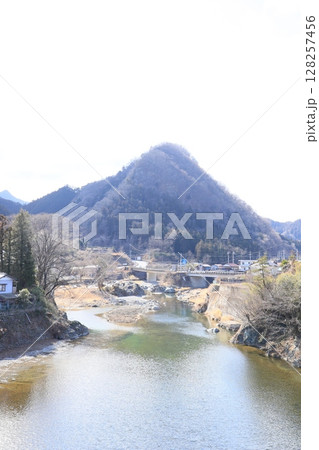 クリッペ(大崩山)と鏑川 クリッペ(大崩山)と鏑川 128257456