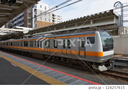 中央線　快速電車　グリーン車　ホーム 128257615
