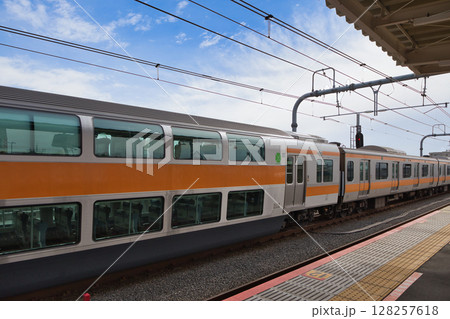 中央線 快速電車 グリーン車 ホーム 中央線 快速電車 グリーン車 ホーム 128257618