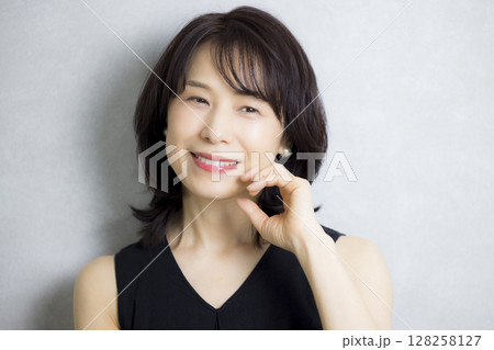 美しいミドル女性 美しいミドル女性 128258127