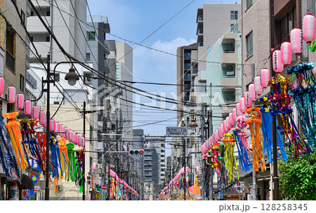 東京都 かっぱ橋本通り 下町七夕まつり 例年7月七夕に開催 東京都 かっぱ橋本通り 下町七夕まつり 例年7月七夕に開催 128258345