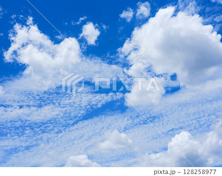 青い空白い雲 128258977