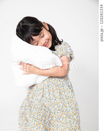 タオルと子ども 128261334