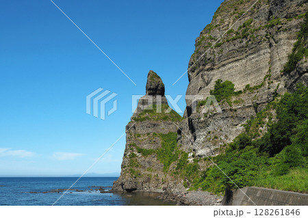 北海道　古平町　セタカムイ岩 128261846