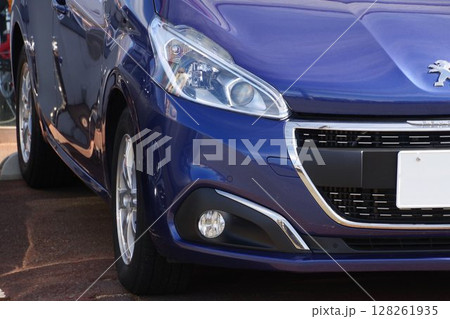 輸入車イメージ プジョー208のフロントマスク 輸入車イメージ プジョー208のフロントマスク 128261935