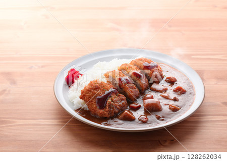 できたて湯気香るサクサクひれかつカレーライス 128262034