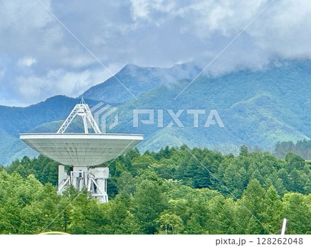 野辺山宇宙電波観測所の電波望遠鏡 128262048