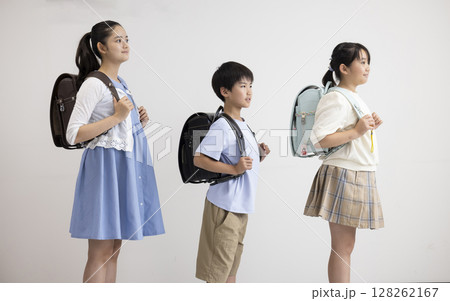 可愛い並んだ小学生 可愛い並んだ小学生 128262167