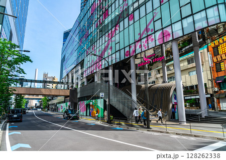 【東京都】たくさんのビルに囲まれた渋谷サクラステージ 【東京都】たくさんのビルに囲まれた渋谷サクラステージ 128262338
